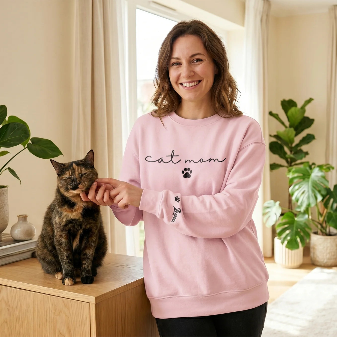 Personalisierter Sweater “Cat Mom” mit Ärmeldruck