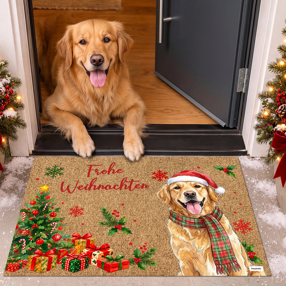 Personalisierte Fußmatte „Foto Hund Weihnachten“ als Geschenk für Hundebesitzer: Golden Retriever als Illustration mit Weihnachtsmütze und Schal neben Weihnachtsbaum und „Frohe Weihnachten“, hey balu