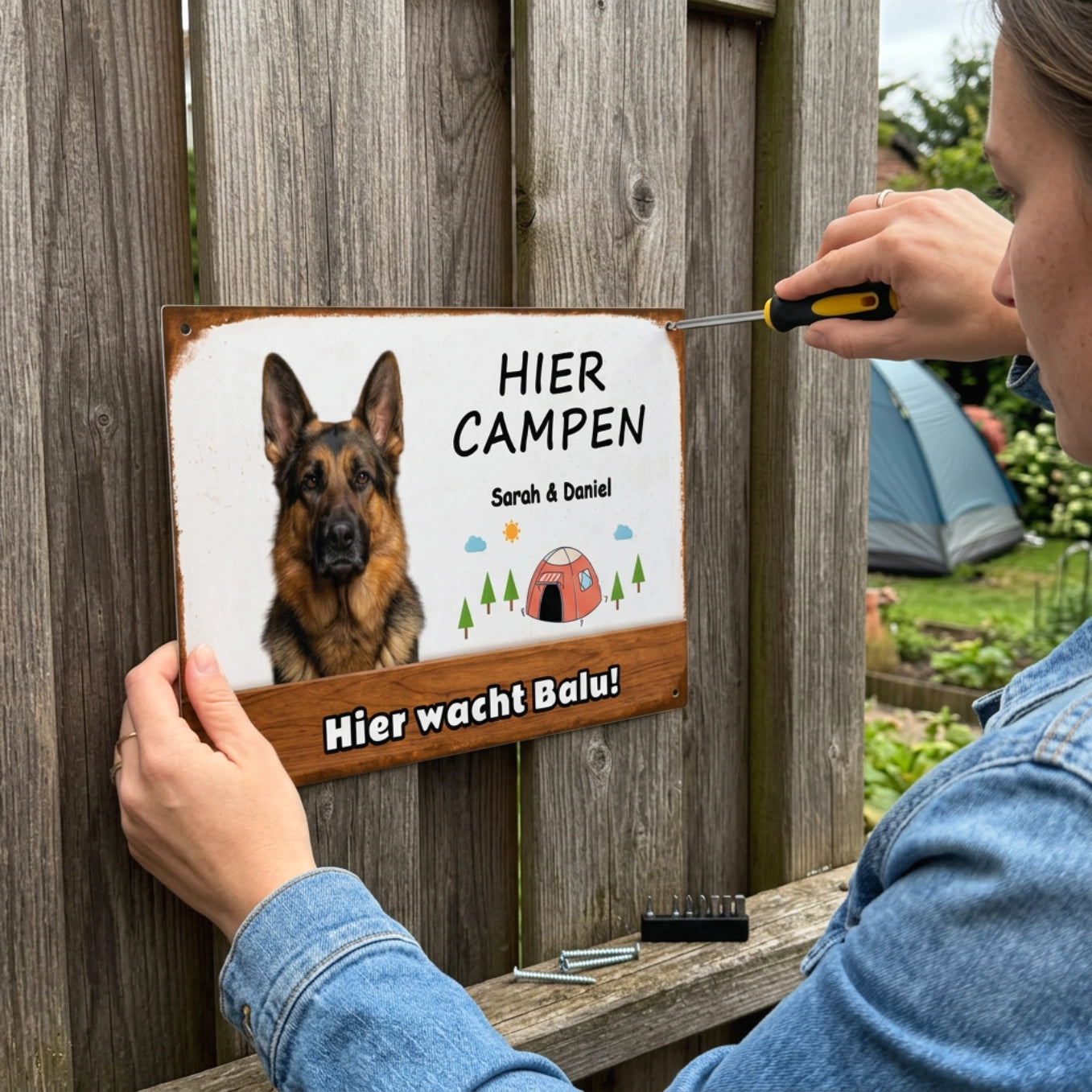 Personalisiertes Türschild "Hier wacht"