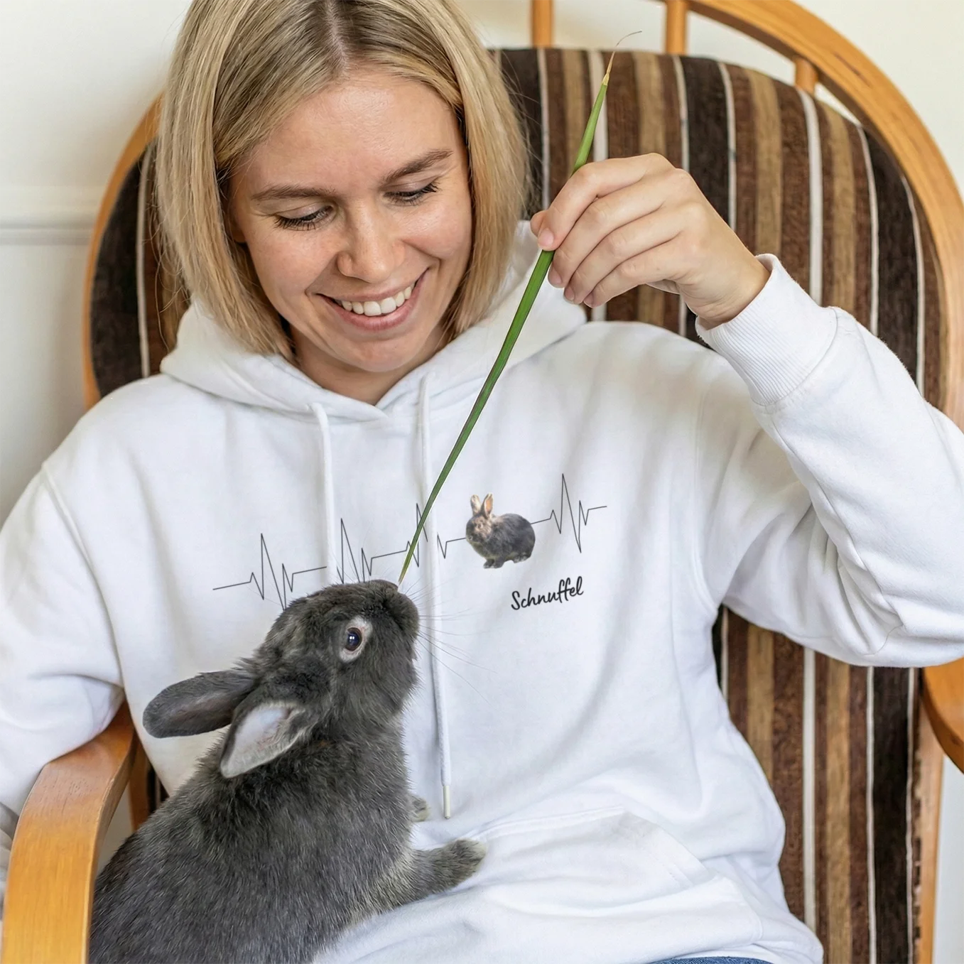 Personalisierter Hoodie "Herzschlag Hase"