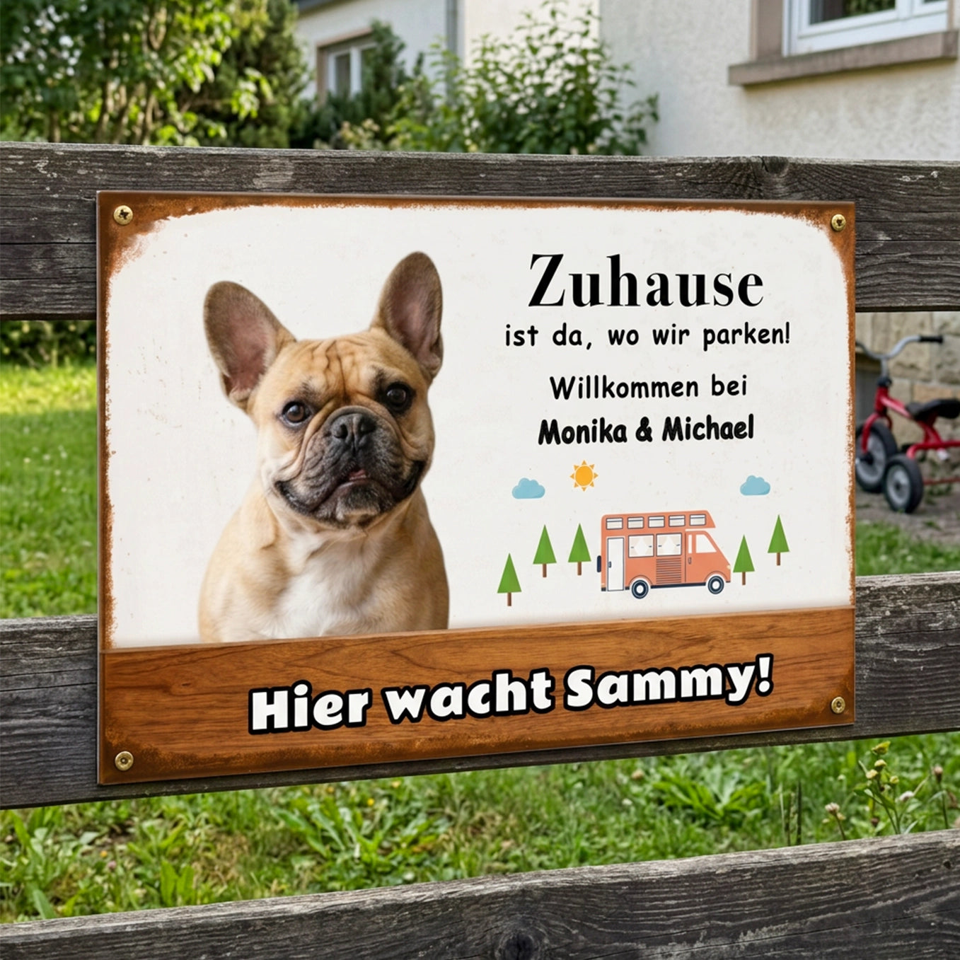 Personalisiertes Türschild "Hier wacht"