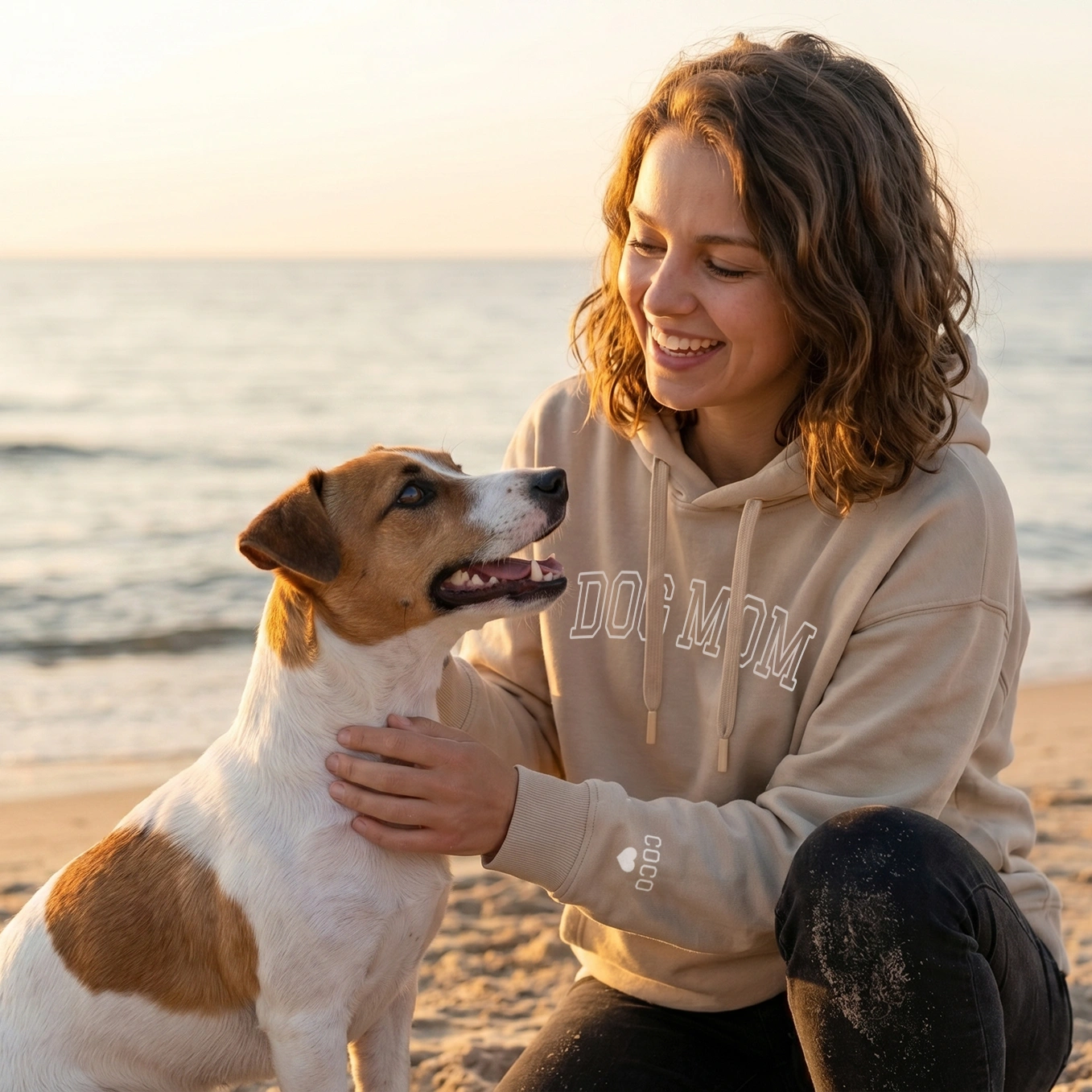 Personalisierter Hoodie "Dog Mom" mit Ärmeldruck