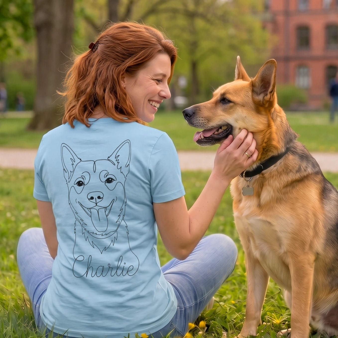 Personalisiertes Regular T-Shirt "Dog Mom" mit Ärmeldruck