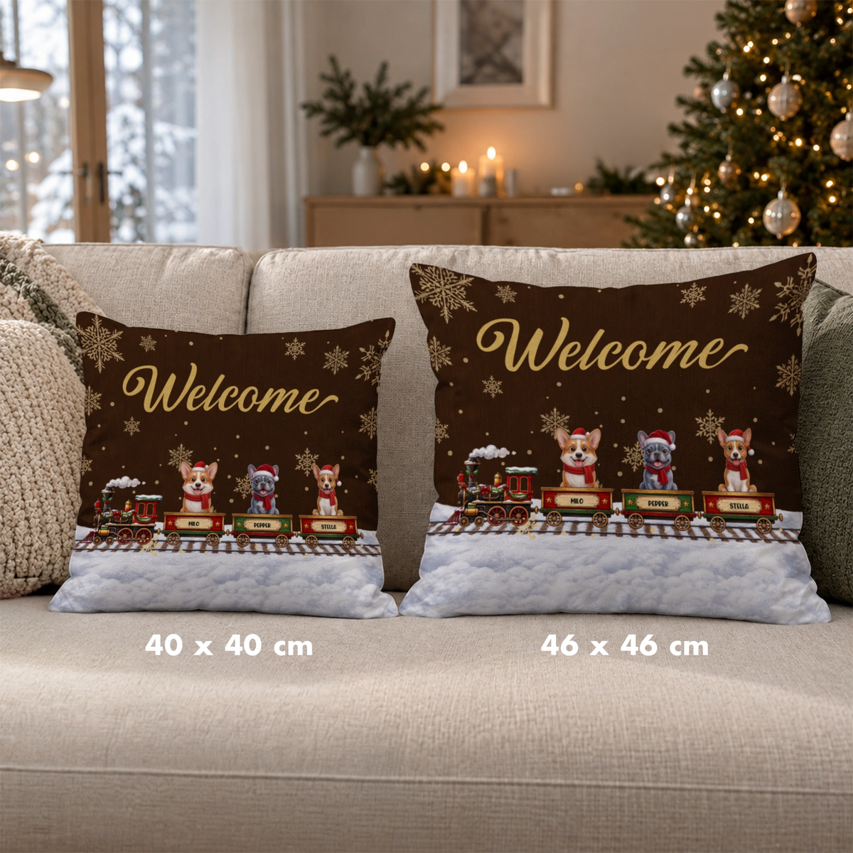 Zwei braune Weihnachtszug-Kissen mit Hunden, 40 x 40 und 46 x 46 cm, auf dem Sofa