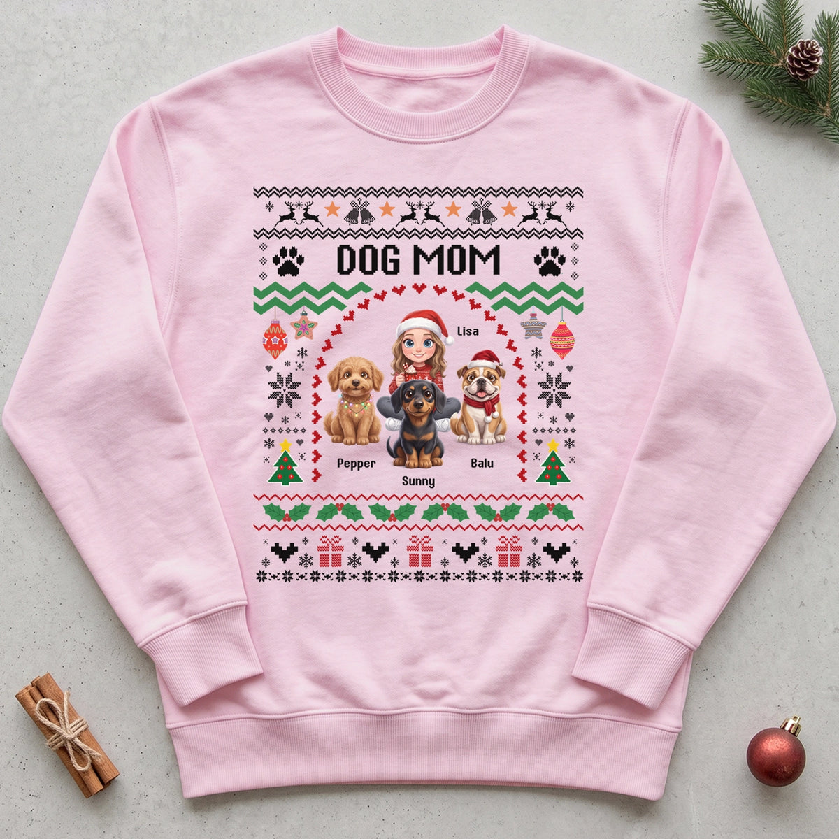 Rosa Weihnachtspullover mit Schriftzug Dog Mom, Cartoon einer Frau und drei Hunden mit Namen